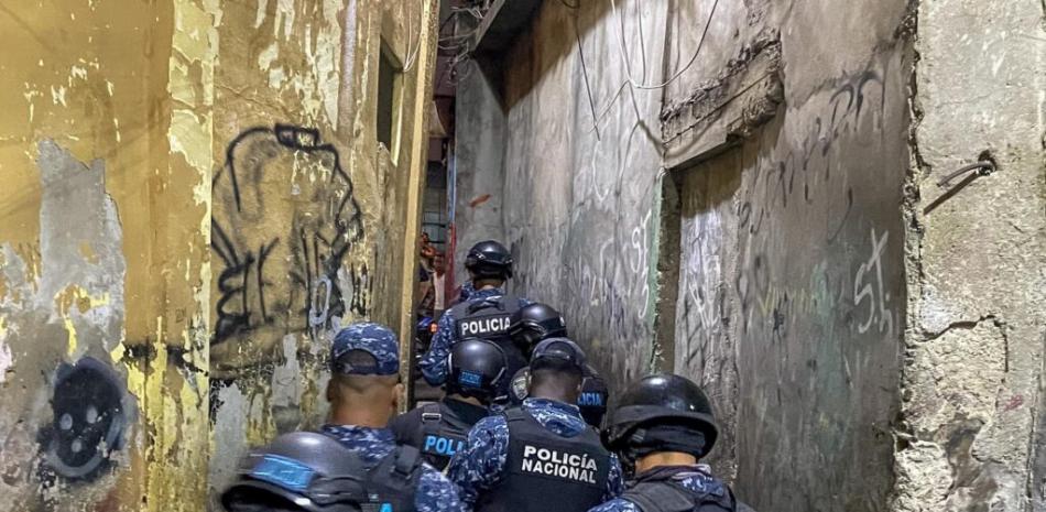 RECORD POLICIAL :  Van 18 presuntos delincuentes muertos en seis dìas por la policìa