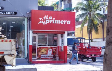 Ministerio de Trabajo exigirà a banqueros condiciones dignas para empleadas de bancas