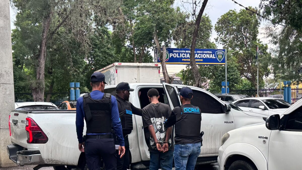 Adolescente  de 17 años habrìa asesinado a tiros a sargento por discusiòn de transito en Santiago